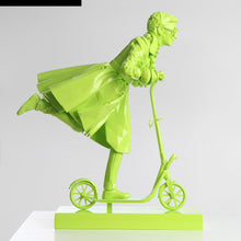Load image into Gallery viewer, IRIS APFEL &#39;DARE ME&#39; 15.74&quot; - Glossy Bright Green
